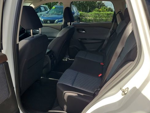 Certified 2022 Nissan Rogue SV FWD image 10
