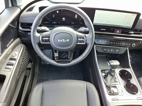 Certified 2026 Kia Carnival SX Prestige FWD image 12
