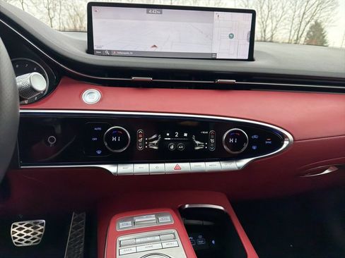 Used 2025 Genesis GV70 3.5T Sport image 16