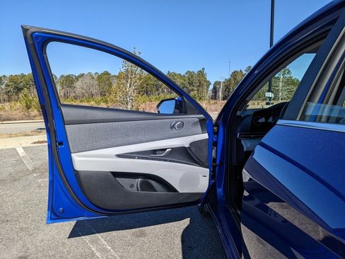 Used 2024 Hyundai Elantra Limited image 55