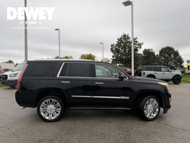 Used 2017 Cadillac Escalade Platinum AWD/4WD image 9