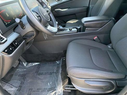 Used 2024 Kia Sportage LX FWD image 27