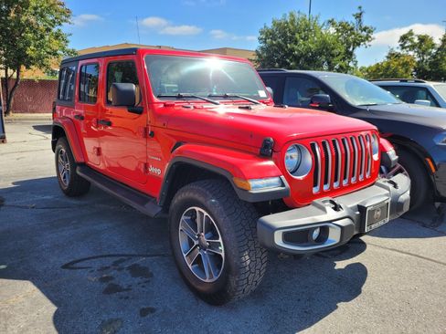Used 2023 Jeep Wrangler Unlimited Sahara AWD/4WD image 3