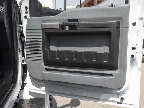 Used 2023 Ford F650 2WD Crew Cab Super Duty image 36