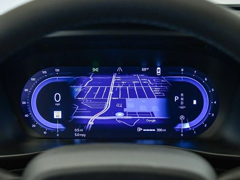 Certified 2025 Volvo XC40 B5 Plus image 28