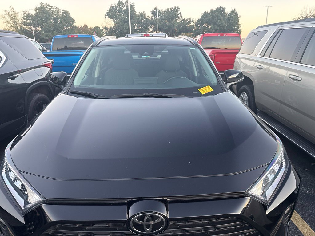 Used 2021 Toyota RAV4 XLE w/ XLE Grade Weather Package AWD/4WD image 13