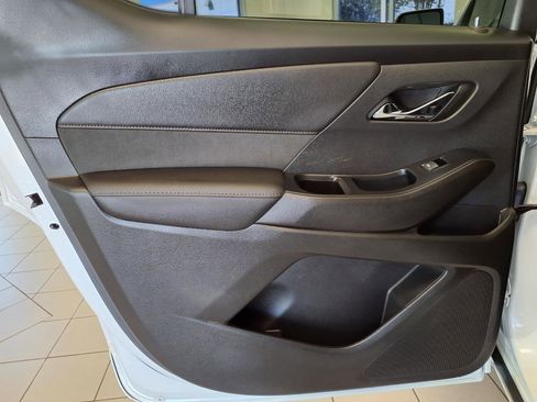 Used 2023 Chevrolet Traverse High Country FWD image 18