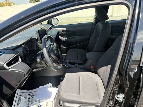 Used 2025 Toyota Corolla LE FWD image 16