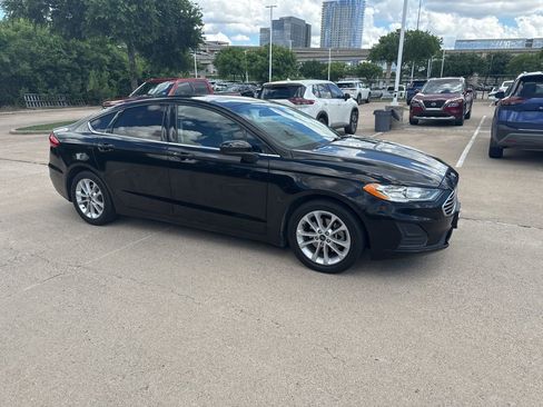 Used 2019 Ford Fusion SE FWD image 3