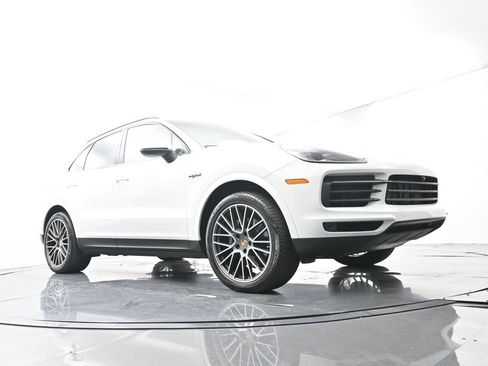Certified 2023 Porsche Cayenne Platinum Edition AWD/4WD image 55