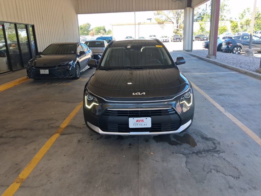 Used 2025 Kia Niro LX FWD image 5