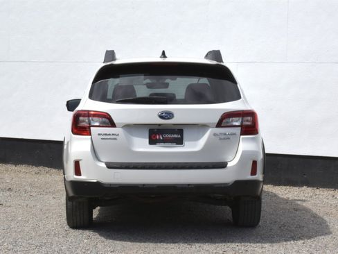 Used 2017 Subaru Outback 3.6R Limited AWD/4WD image 4