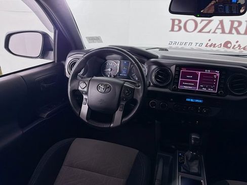 Used 2021 Toyota Tacoma TRD Off-Road AWD/4WD image 25