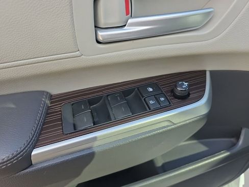 Used 2024 Toyota Sienna XLE image 21