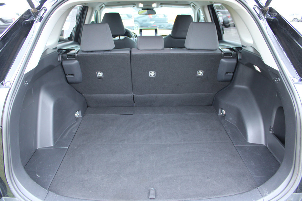 Used 2025 Toyota RAV4 XLE AWD/4WD image 12