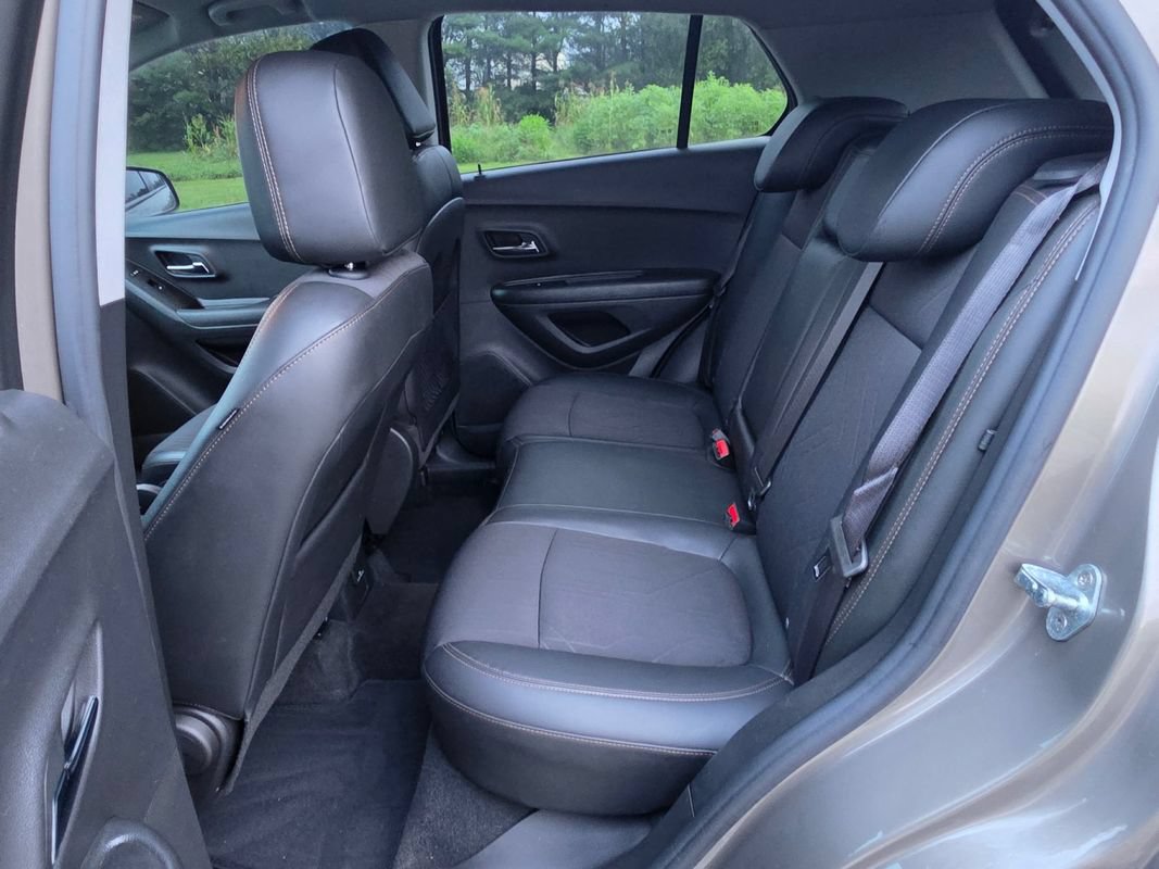 Used 2021 Chevrolet Trax LT FWD image 20