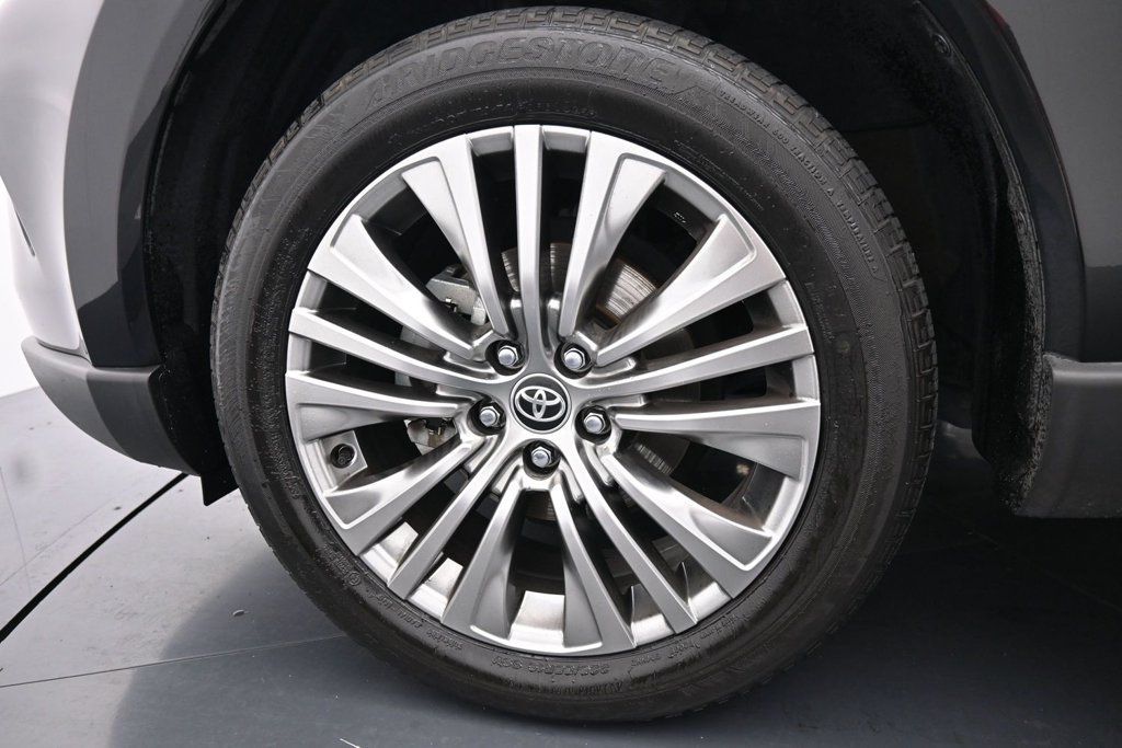Used 2023 Toyota Venza Limited AWD/4WD image 14