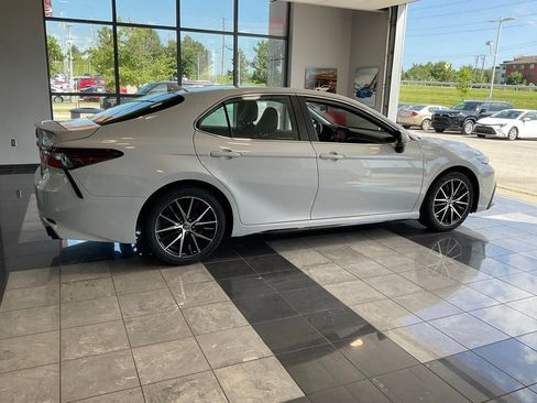 Certified 2024 Toyota Camry SE FWD image 5