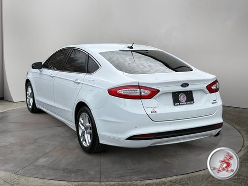 Used 2016 Ford Fusion SE w/ Equipment Group 202A image 5