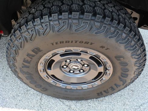 Certified 2025 Ford Bronco Badlands w/ Sasquatch Package AWD/4WD image 26