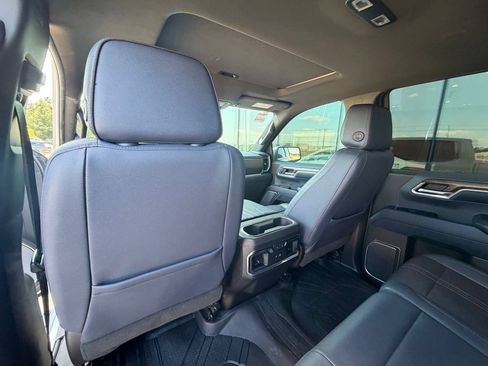Used 2023 Chevrolet Silverado 1500 High Country w/ High Country Premium Package AWD/4WD image 25
