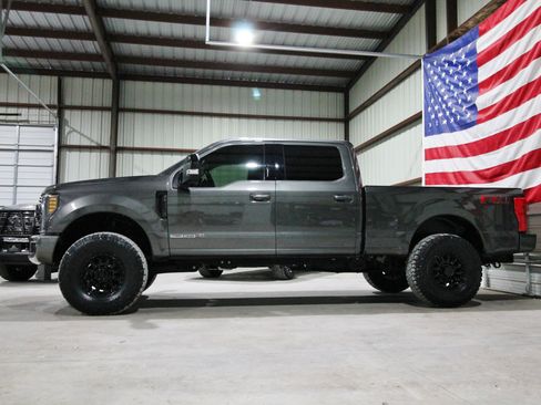 Used 2019 Ford F250 Lariat AWD/4WD image 5