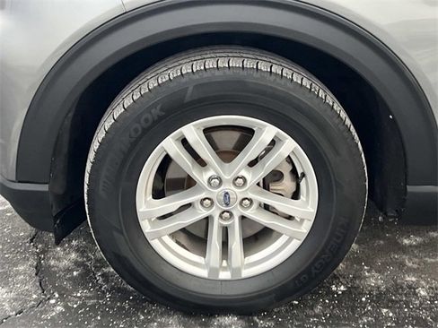 Certified 2022 Ford Explorer XLT w/ Equipment Group 202A image 10