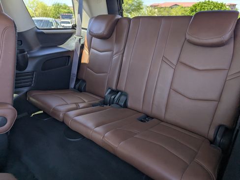 Used 2017 Cadillac Escalade Premium Luxury AWD/4WD image 10