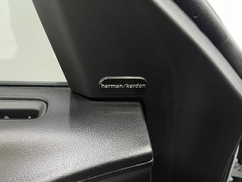 Used 2022 Dodge Charger SRT Hellcat w/ Harman/Kardon Audio Group image 16