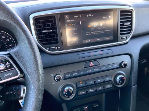 Used 2020 Kia Sportage LX image 6