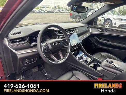 Used 2024 Jeep Grand Cherokee Limited AWD/4WD image 15