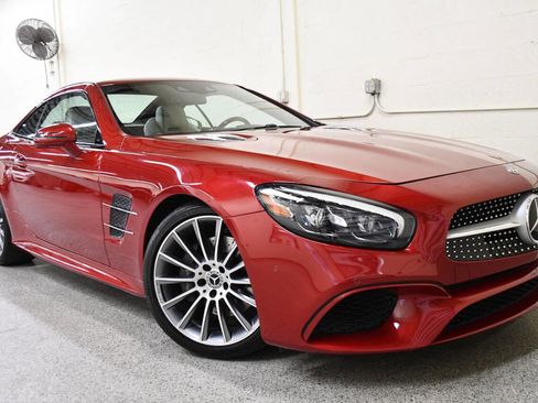 Used 2019 Mercedes-Benz SL 550 image 24