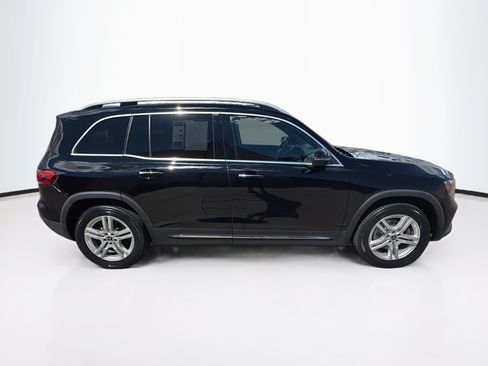 Used 2023 Mercedes-Benz GLB 250 4MATIC w/ Premium Package image 10