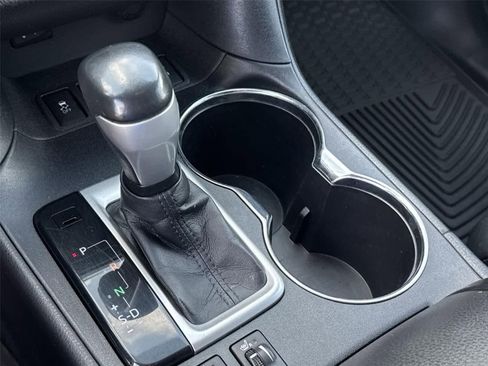 Used 2015 Toyota Highlander XLE AWD/4WD image 25