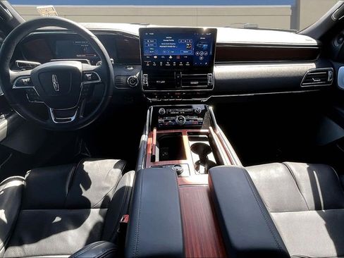Used 2024 Lincoln Navigator L Reserve AWD/4WD image 9