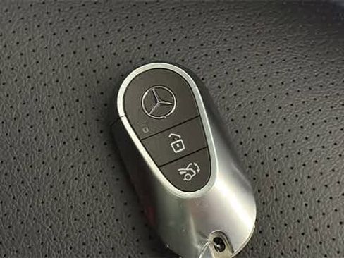 Certified 2026 Mercedes-Benz GLC 300 4MATIC image 33