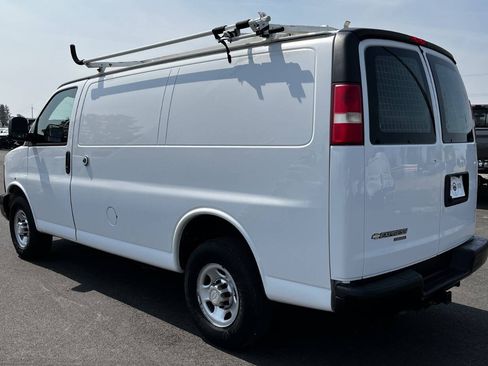 Used 2015 Chevrolet Express 2500 RWD image 7