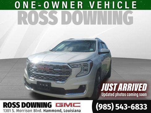 Used 2024 GMC Terrain Denali w/ Denali Premium Package AWD/4WD image 1
