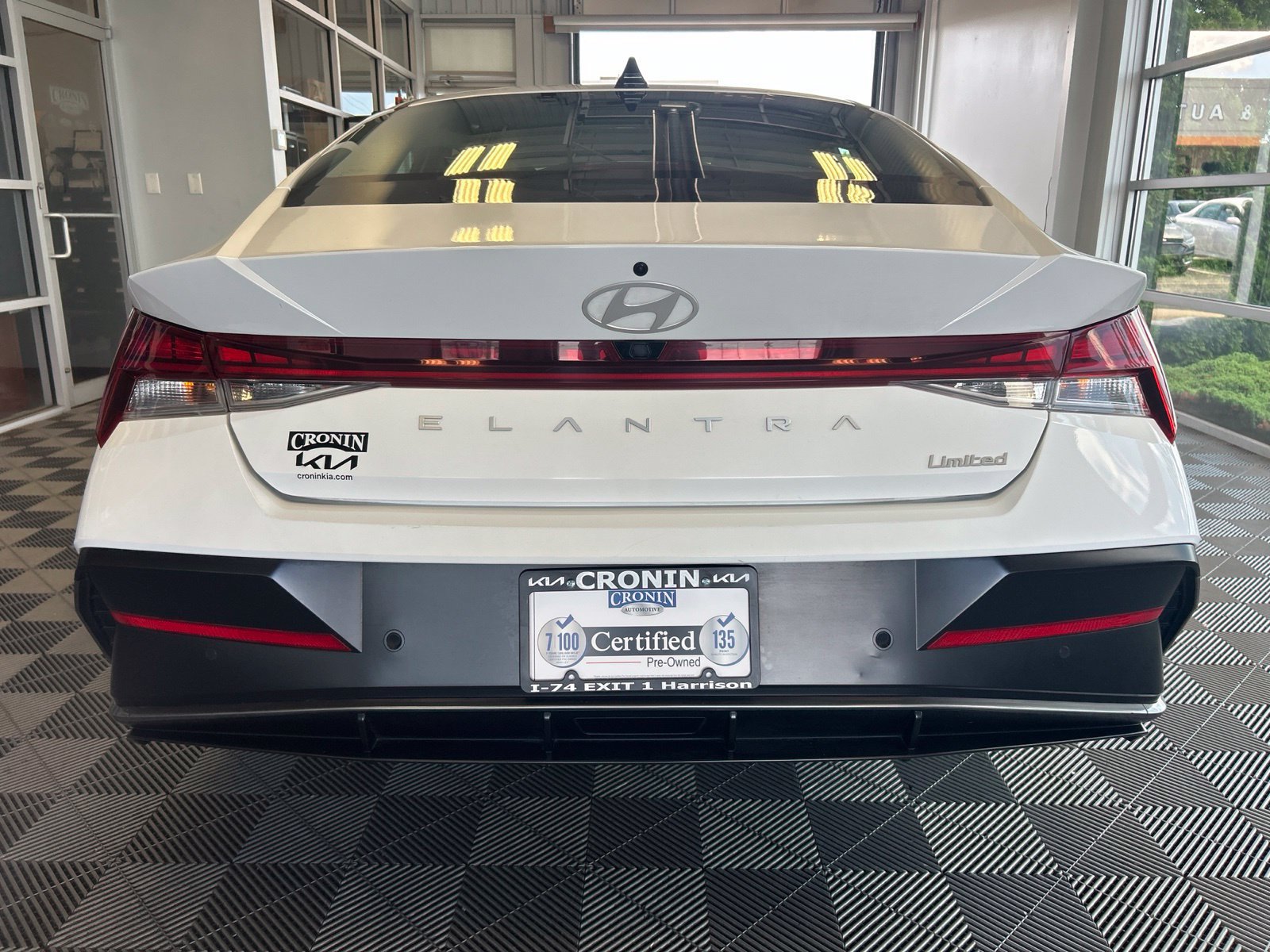 Used 2024 Hyundai Elantra Limited FWD image 5