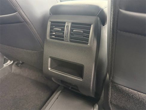 New 2025 Mitsubishi Outlander SE image 27