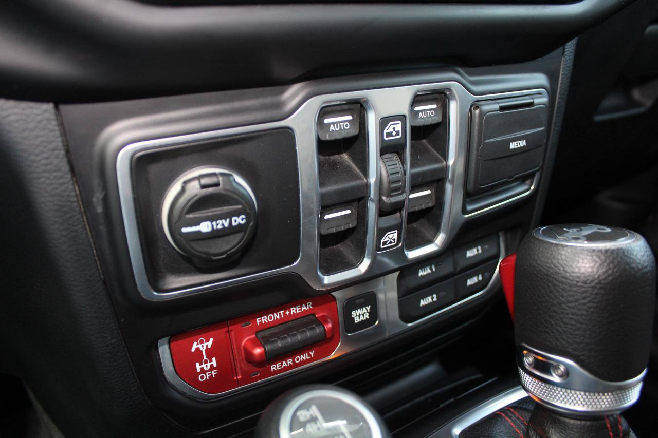 Used 2018 Jeep Wrangler Unlimited Rubicon AWD/4WD image 23
