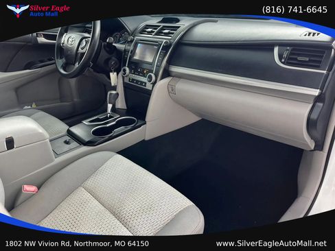 Used 2013 Toyota Camry LE FWD image 7