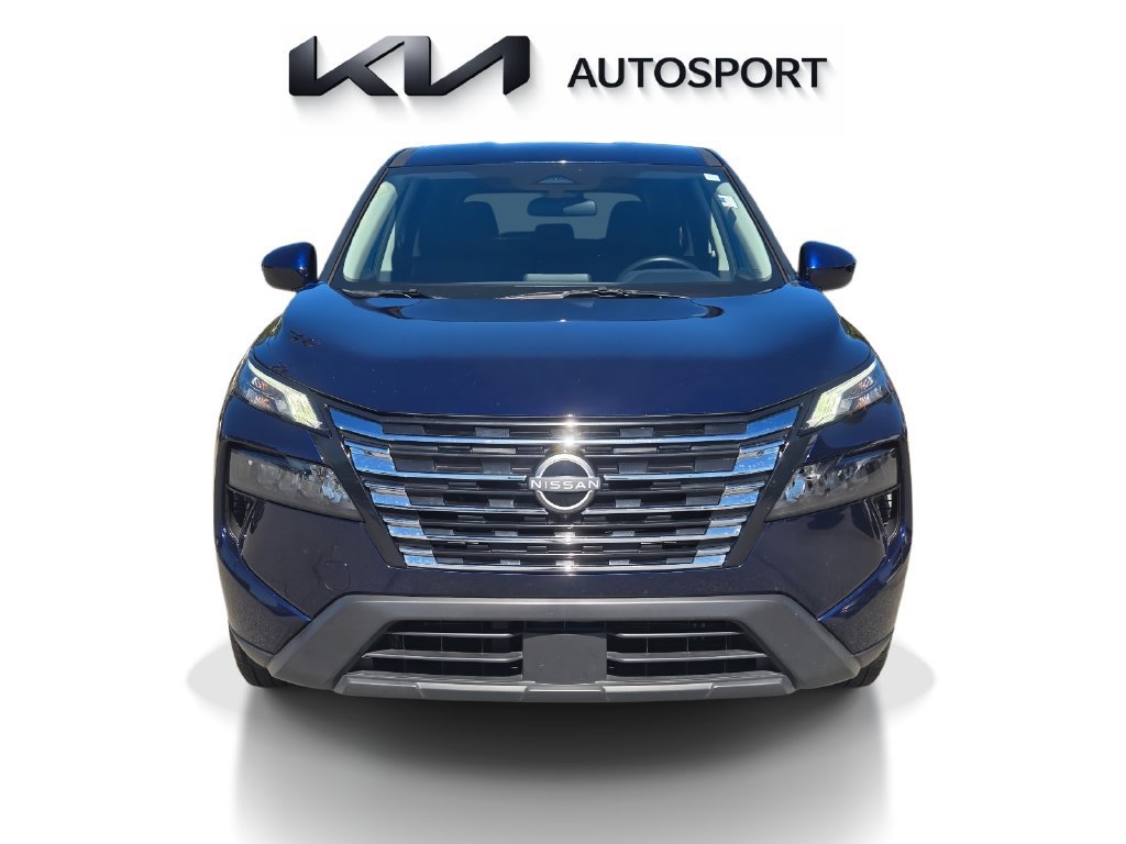 Used 2025 Nissan Rogue SV FWD image 2