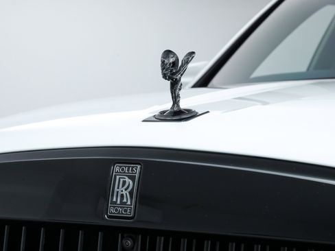 Used 2023 Rolls-Royce Cullinan Black Badge w/ Dark Exterior Package image 13