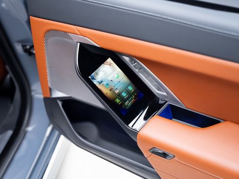 Used 2023 BMW i7 xDrive60 image 72