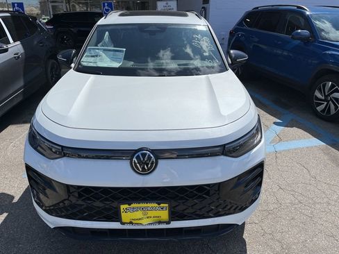 New 2026 Volkswagen Tiguan SE R-Line AWD/4WD image 2