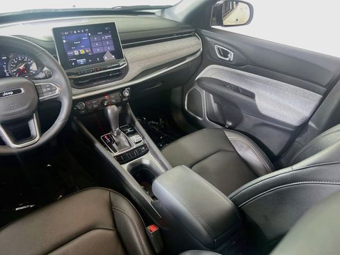 Used 2024 Jeep Compass Latitude AWD/4WD image 21