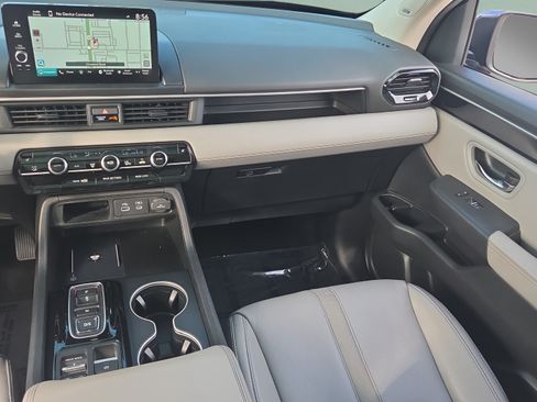 Used 2023 Honda Pilot Touring image 14