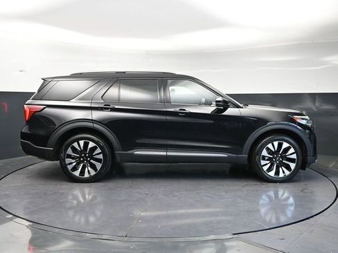 Used 2025 Ford Explorer Platinum w/ LUX Leather Package AWD/4WD image 4