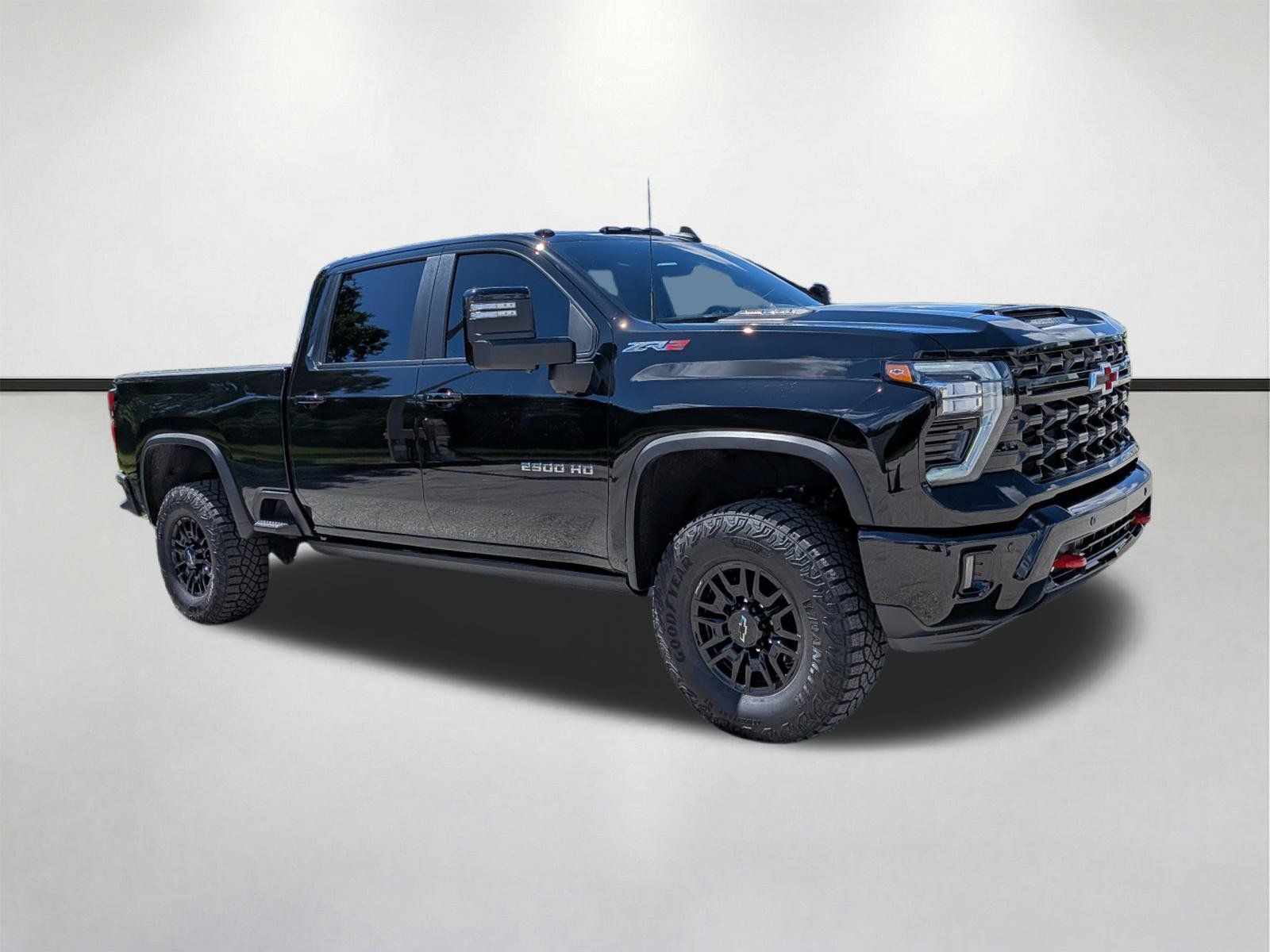 Used 2025 Chevrolet Silverado 2500 ZR2 w/ Technology Package AWD/4WD image 1